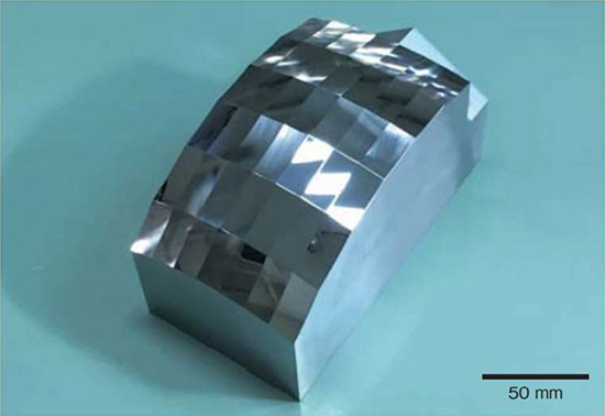 本発明のプラスチック成形用金型材料「CENA&reg;-V」で作成した金型の例